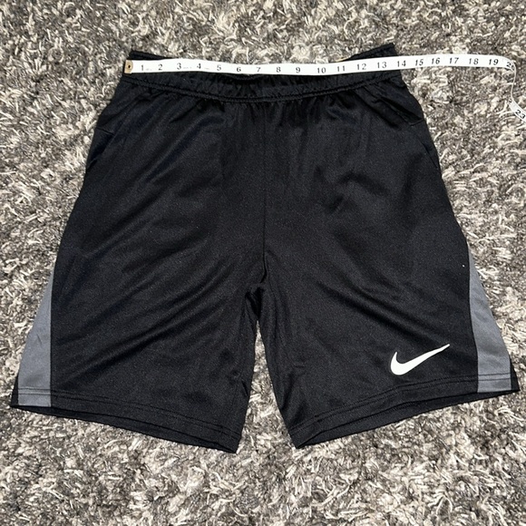 New NIKE Sportswear Athleisure Casual Sports Color Block Dri-Fit Training shorts - Picture 7 of 14